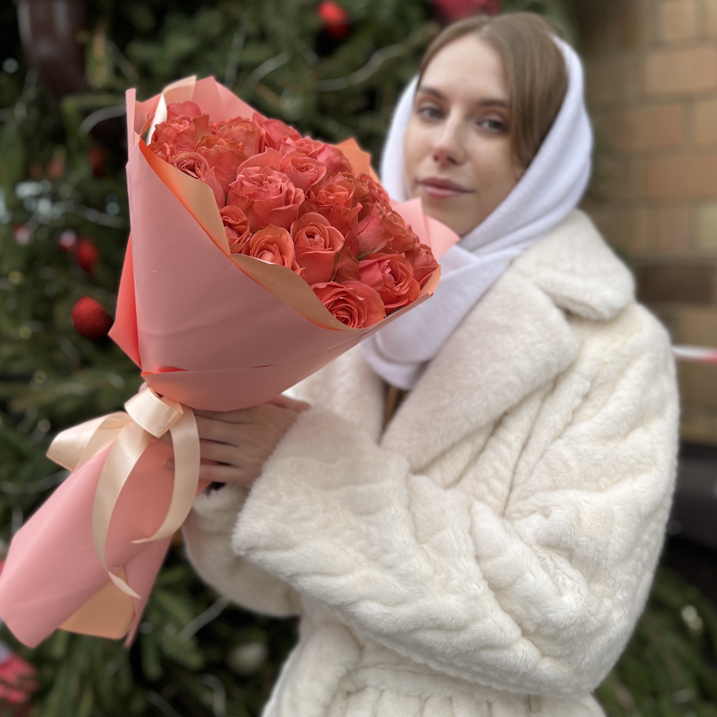 25 роз 50 см Корал Экспрешен