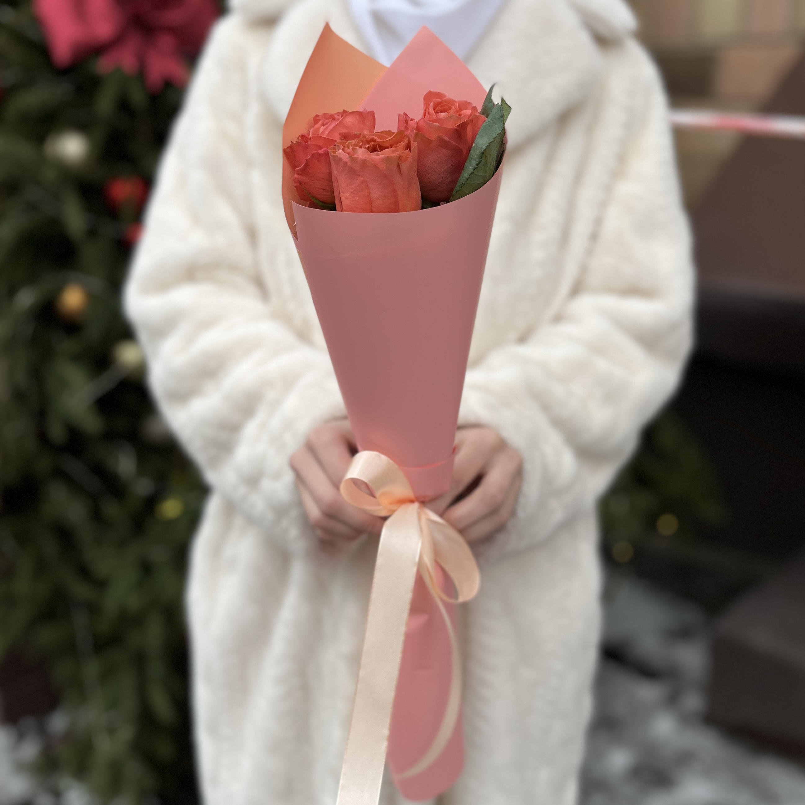 3 розы  Корал Экспрешен 50см