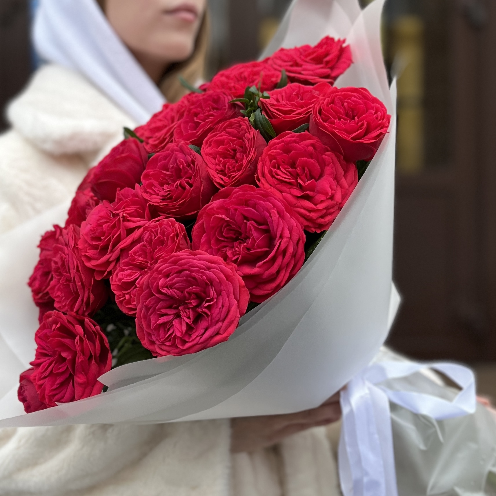 11 красных кустовых роз Ред Пиано 40 см