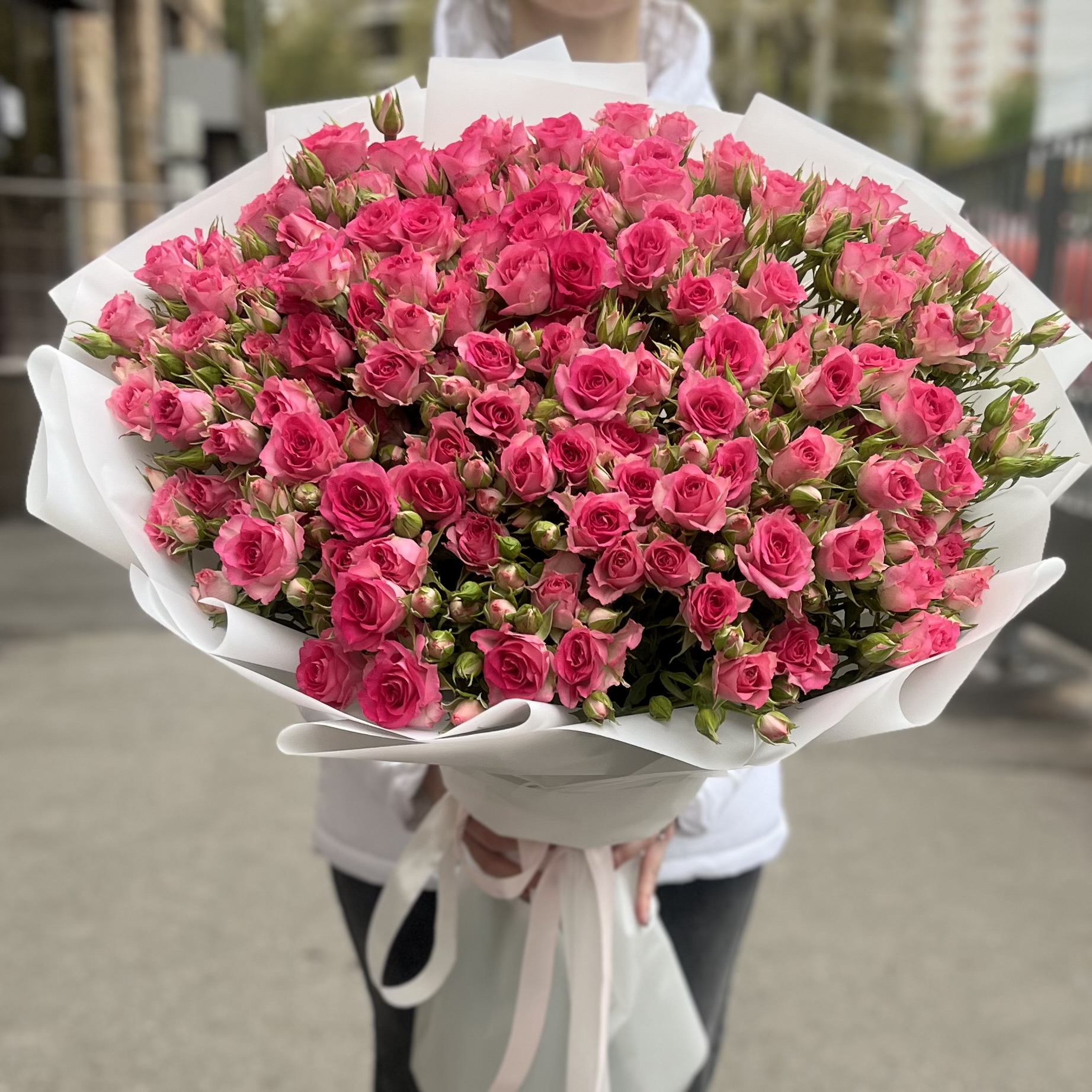 25 кустовых роз Рупски 80 см