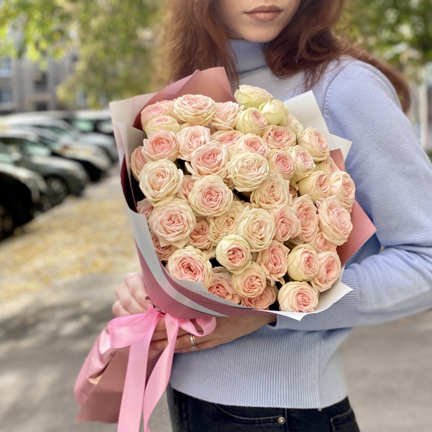 Букет розово-персиковых кустовых роз Свит Джелато