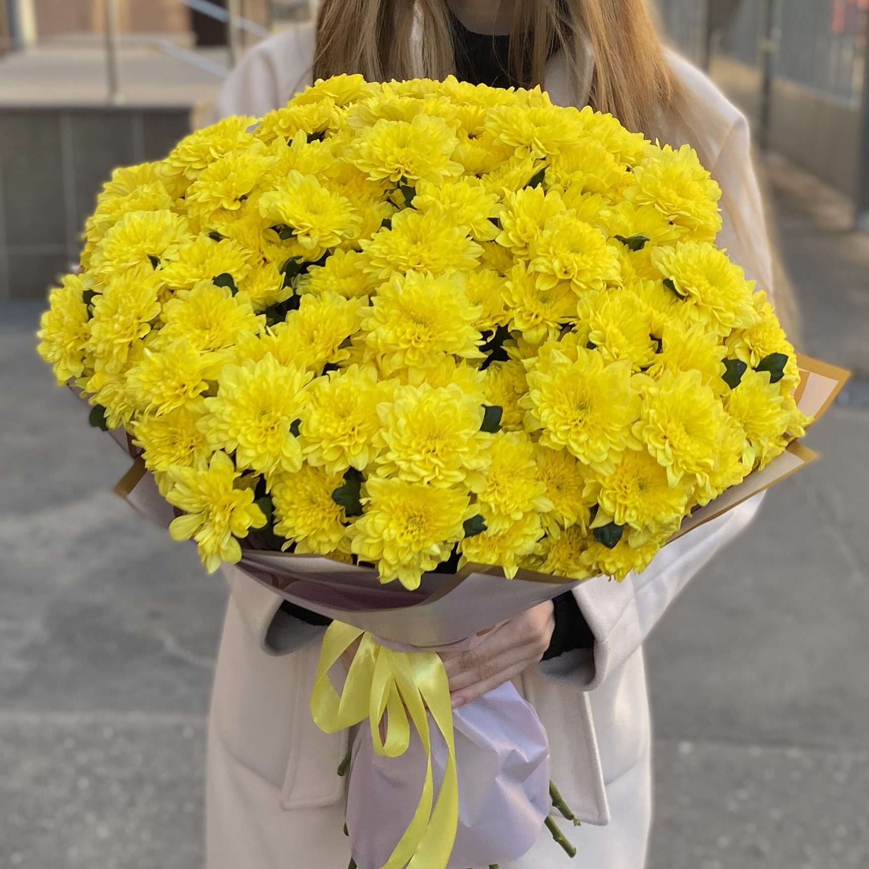 25 желтых кустовых хризантем Балтика