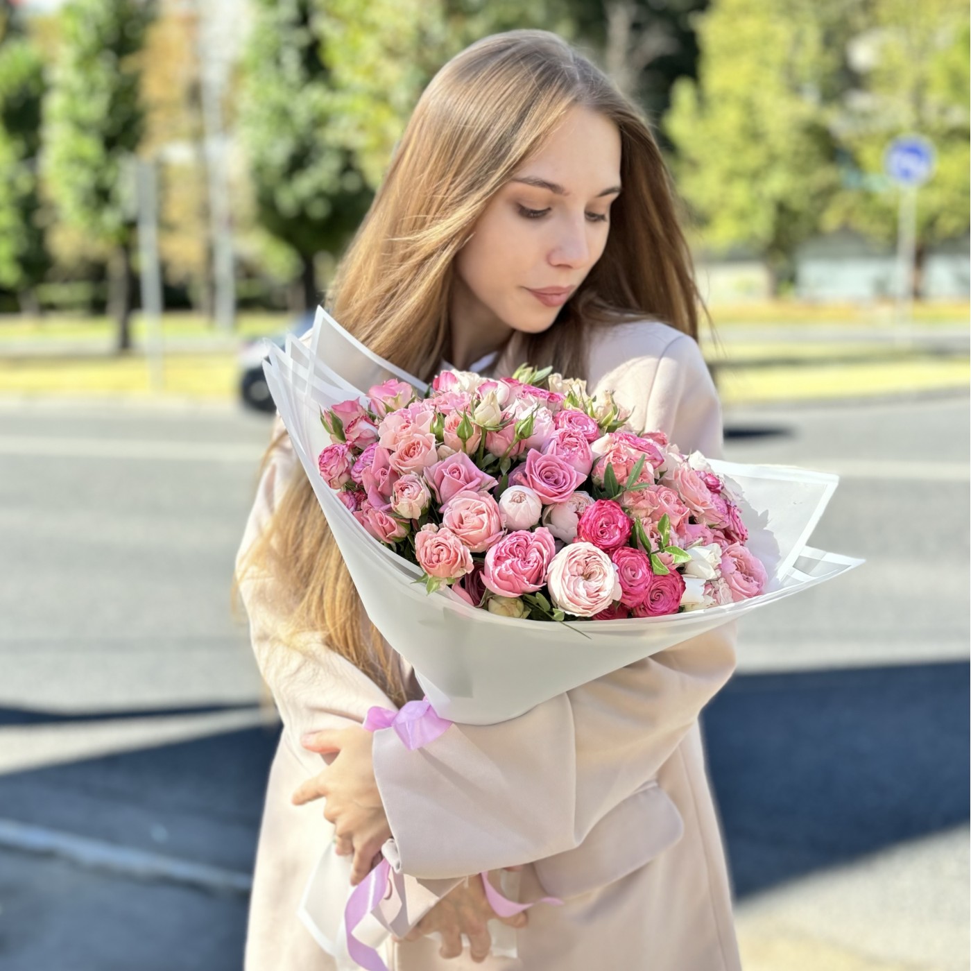 25 Нежных кустовых и пионовидных роз MIX