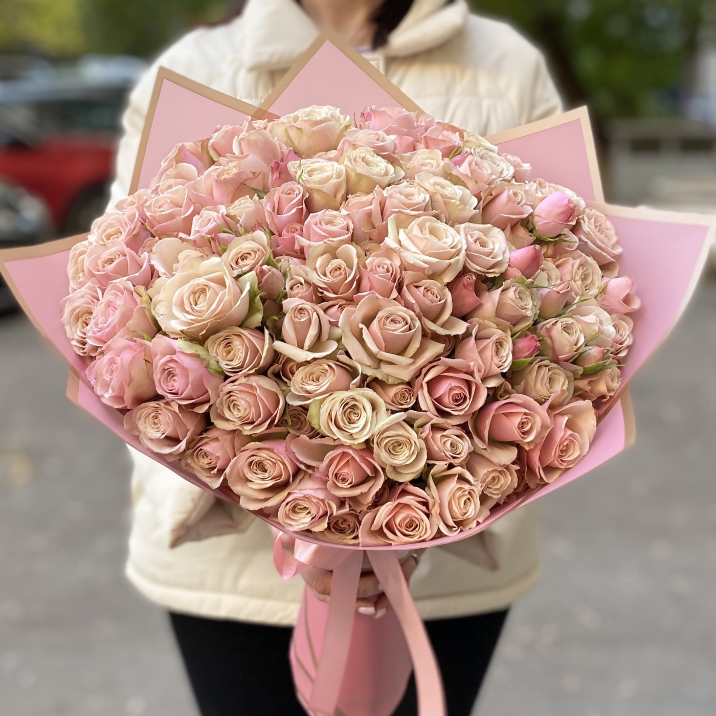 25 кустовых пионовидных роз Дестини