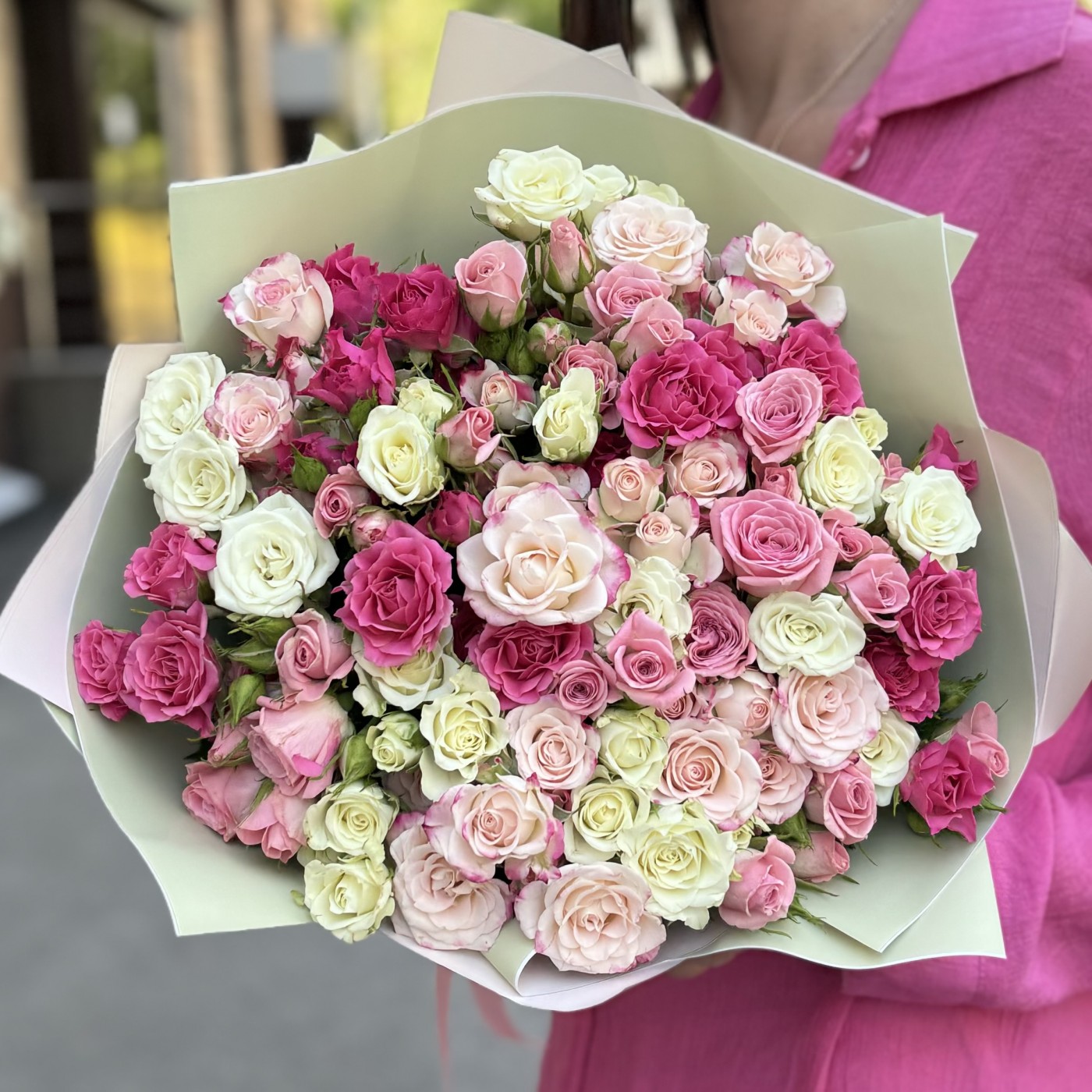 25 кустовых роз Нежный микс