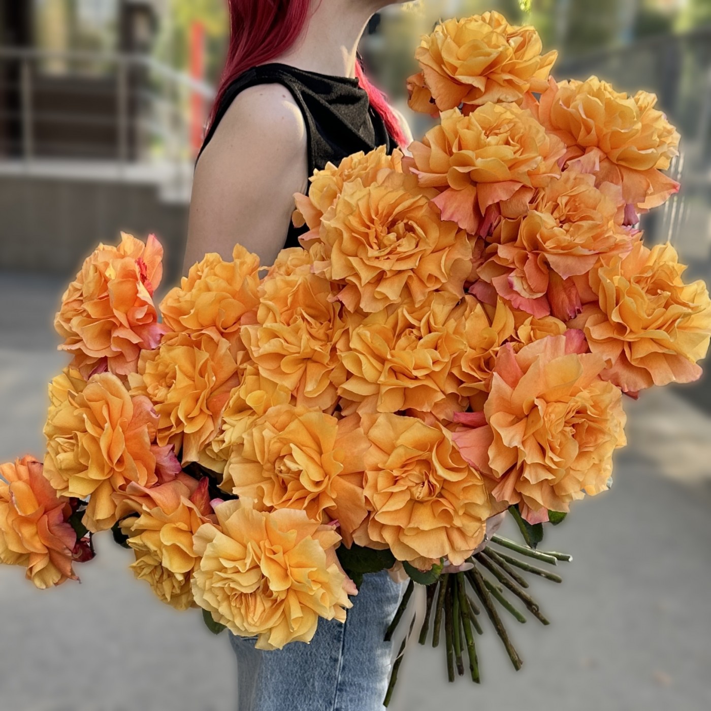 25 пышных роз Фри Спирит 50 см