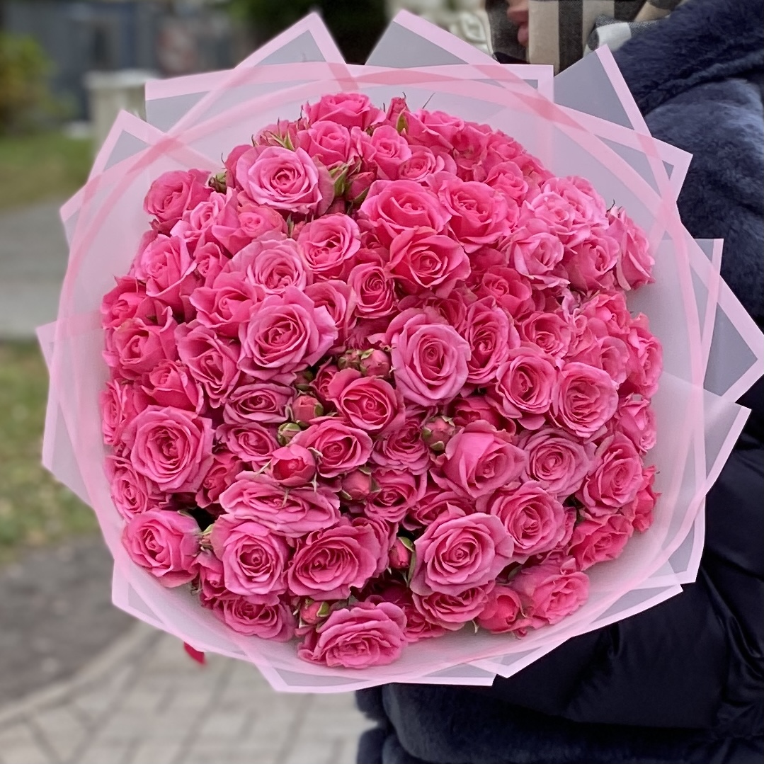 25 розовых кустовых роз Эйлин 40 см