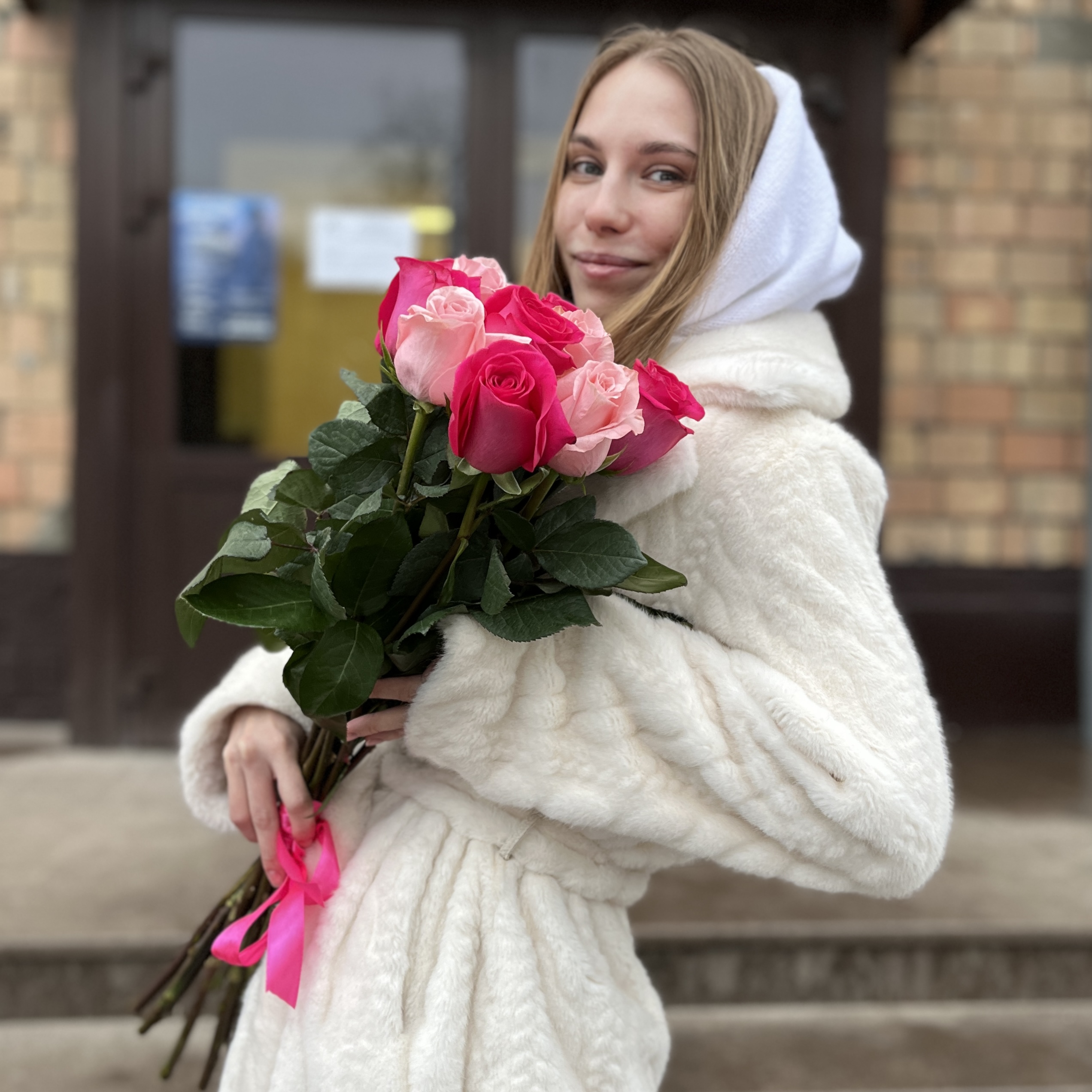9 роз Би Свит и Пинк Флойд 70 см