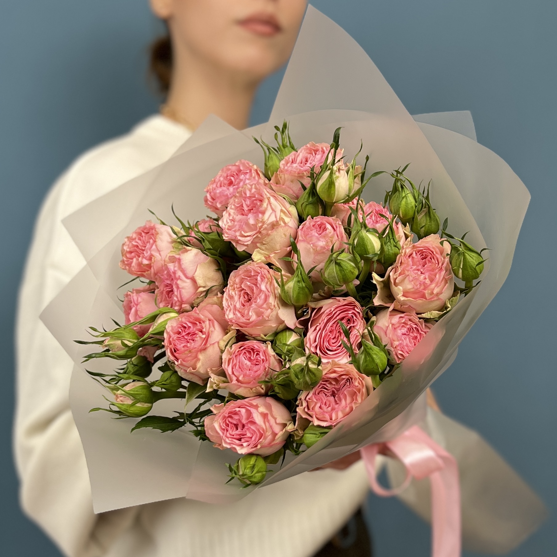 5 кустовых пионовидных роз Фенси Блоссом 50 см