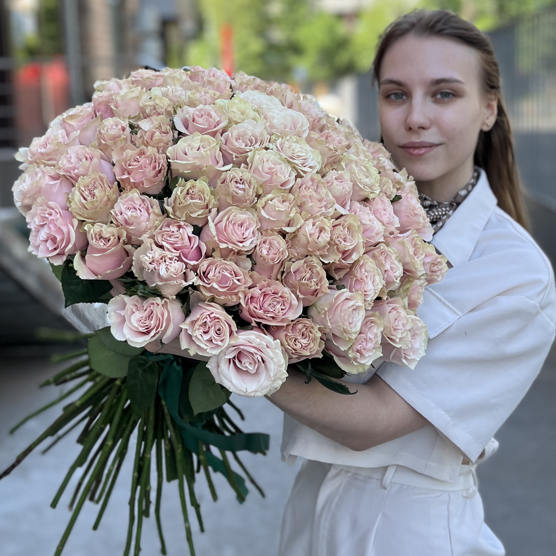 101 роза Пинк Мондиаль 70 см