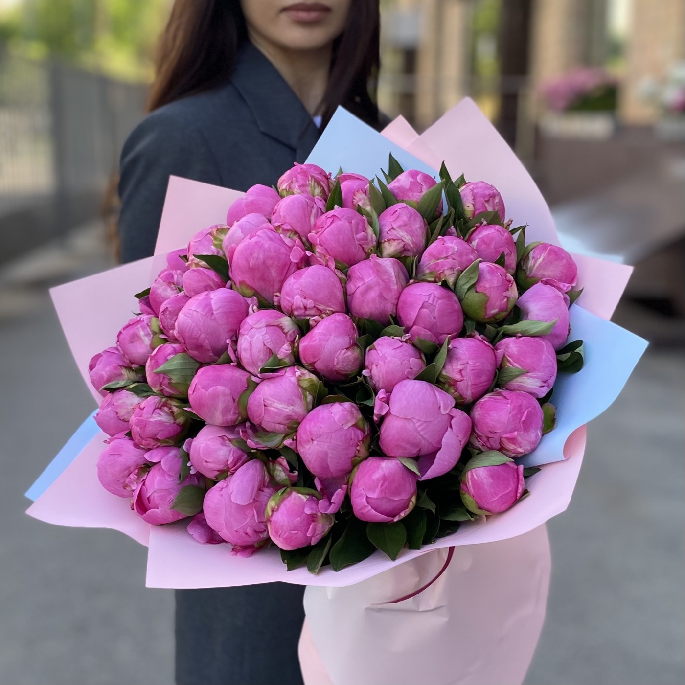 45 розовых пионов Флеминг