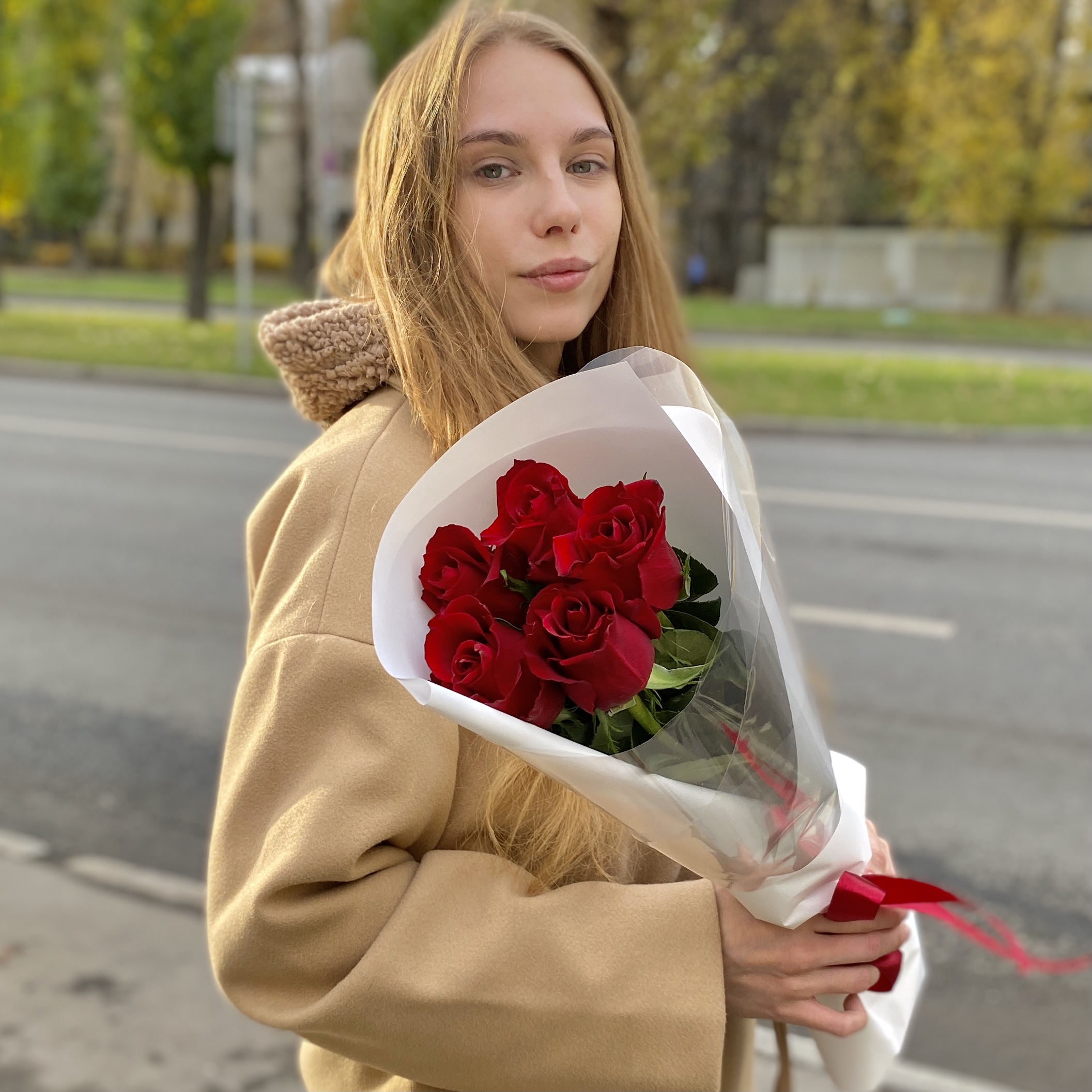 5 красных роз Эвер Ред 60 см