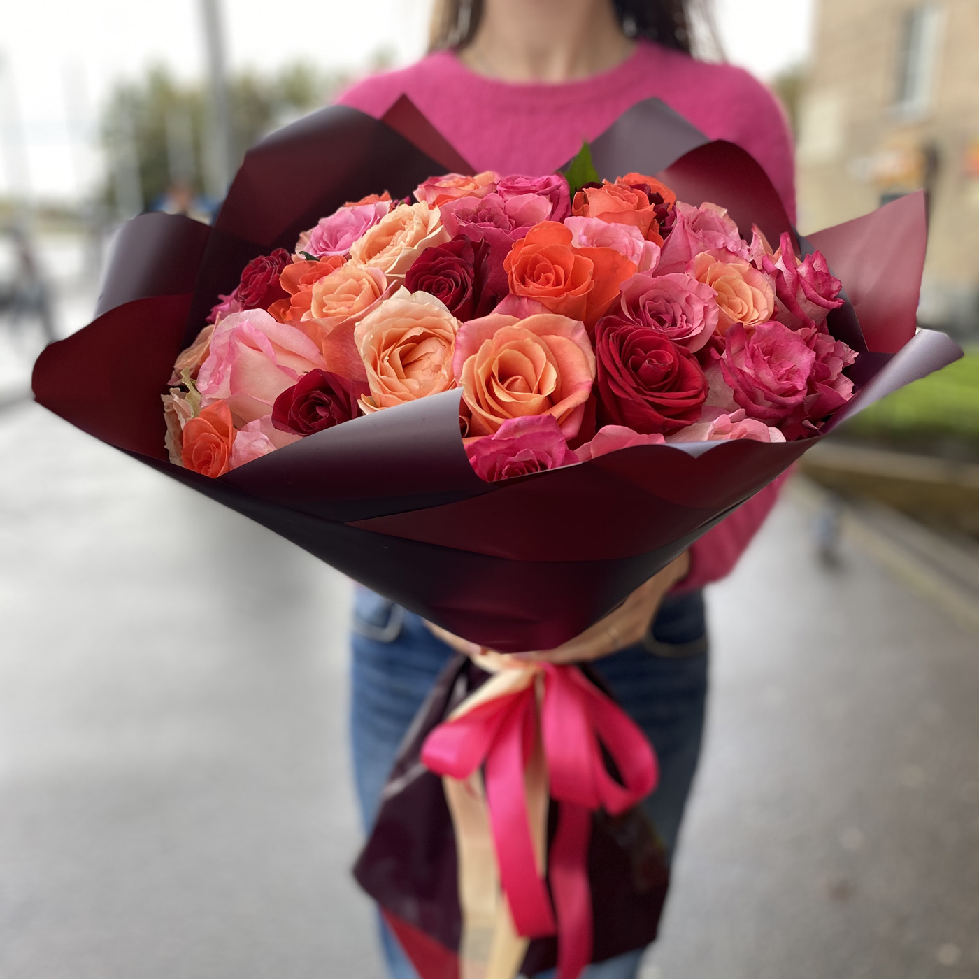 51 роза 60 см огненный микс