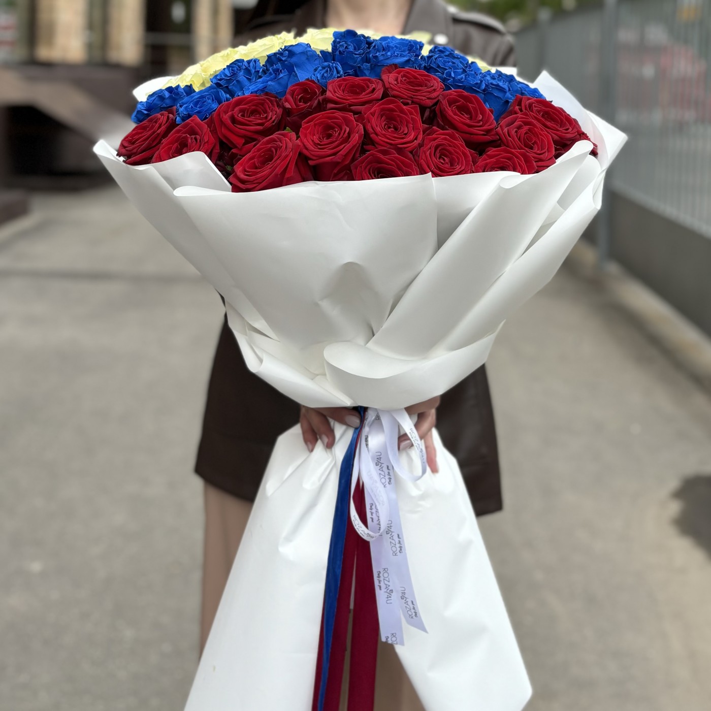 51 роза в букете День России