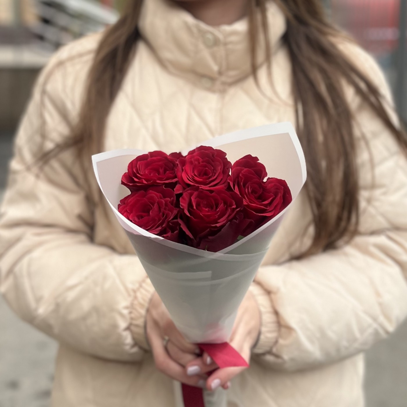 5 красных роз 40 см