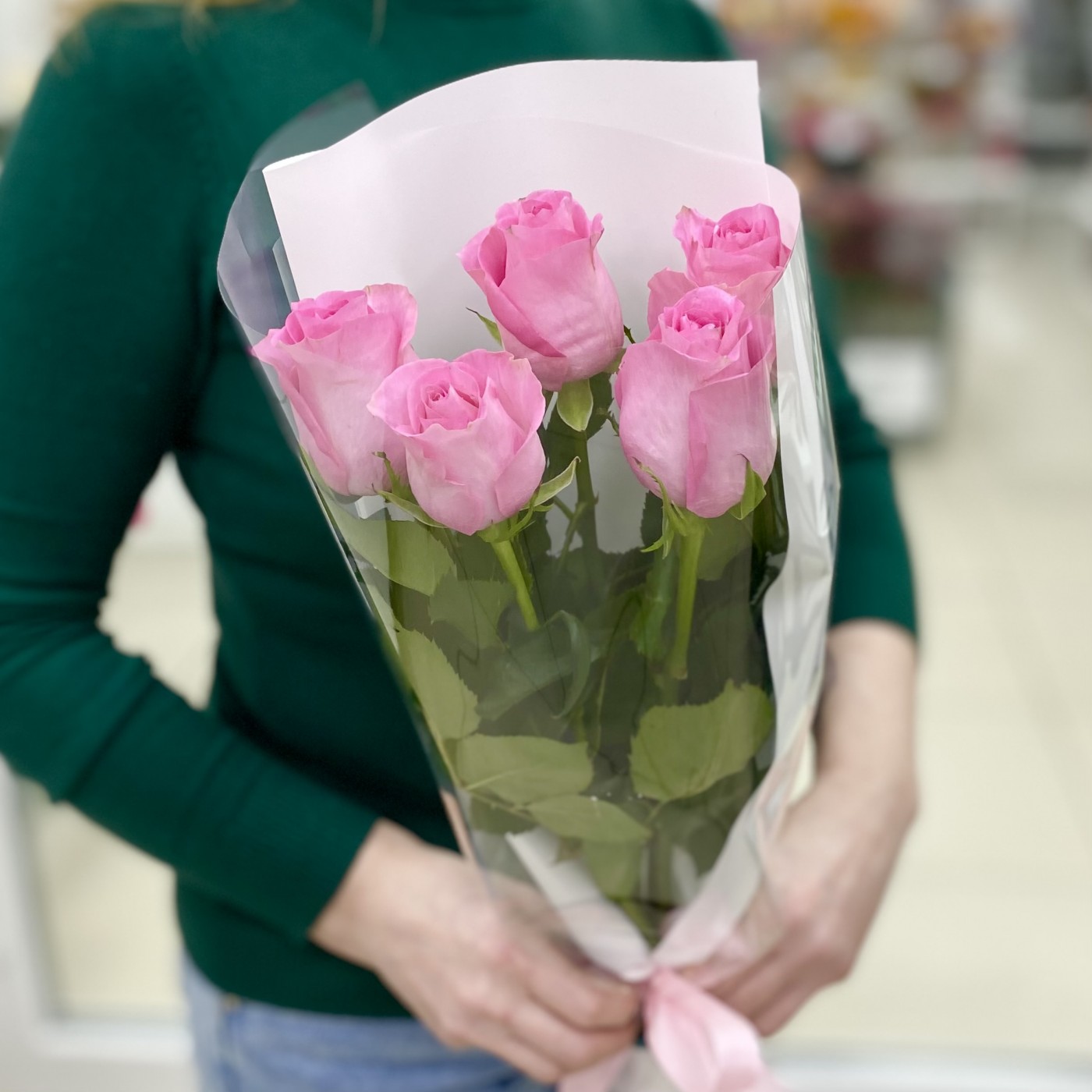 5 розовых роз Ревиваль