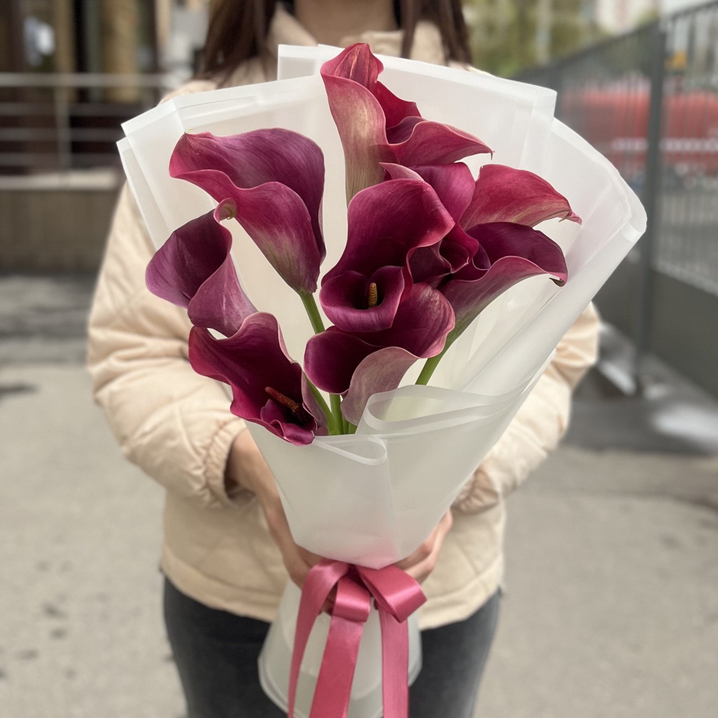 9 розовых калл