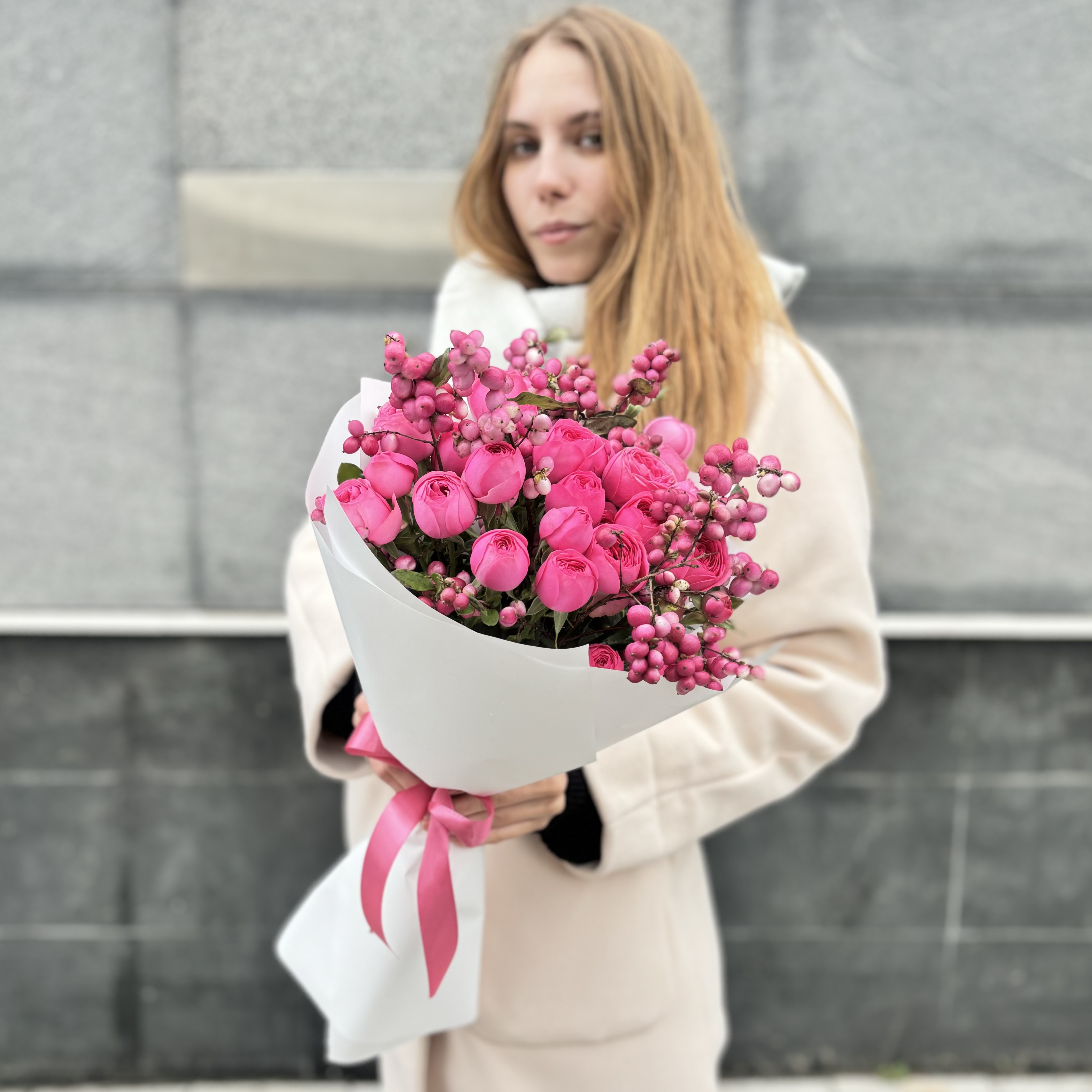 Букет пионовидных роз Жемчужная свадьба