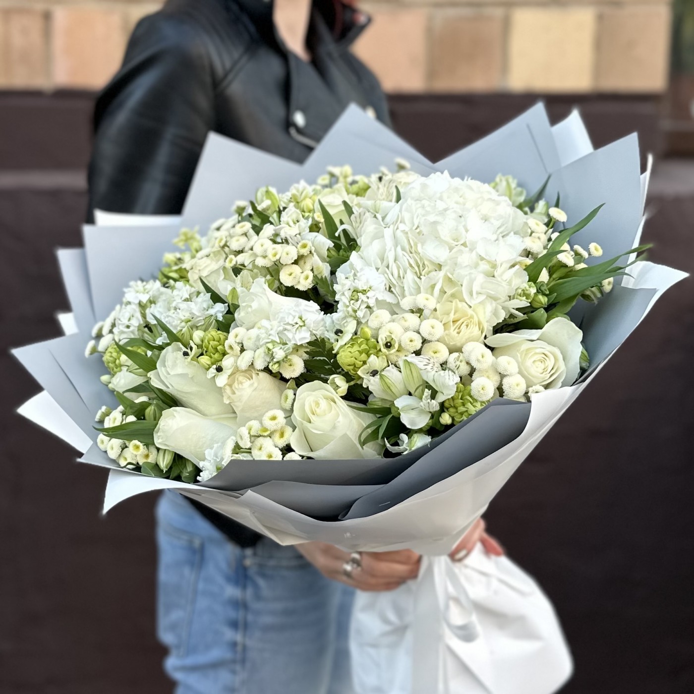Букет с розами Нежный иней