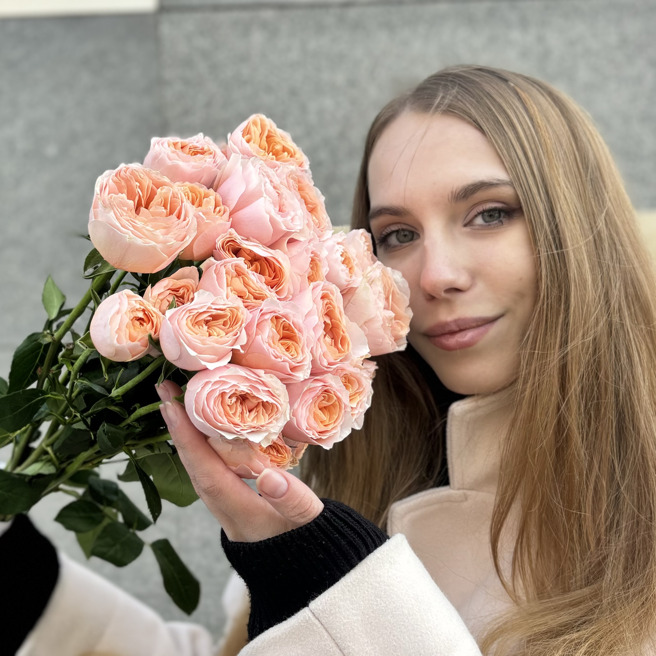 Кустовая пионовидная коралловая роза Кейджерс коралл
