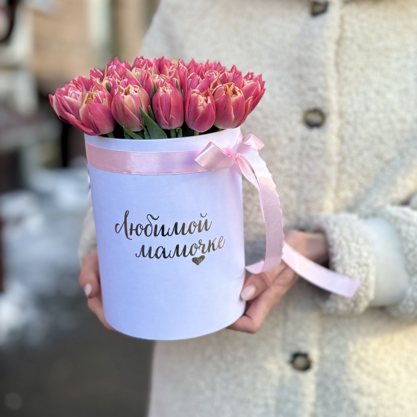 Пионовидный тюльпан в коробке Любимой Мамочке