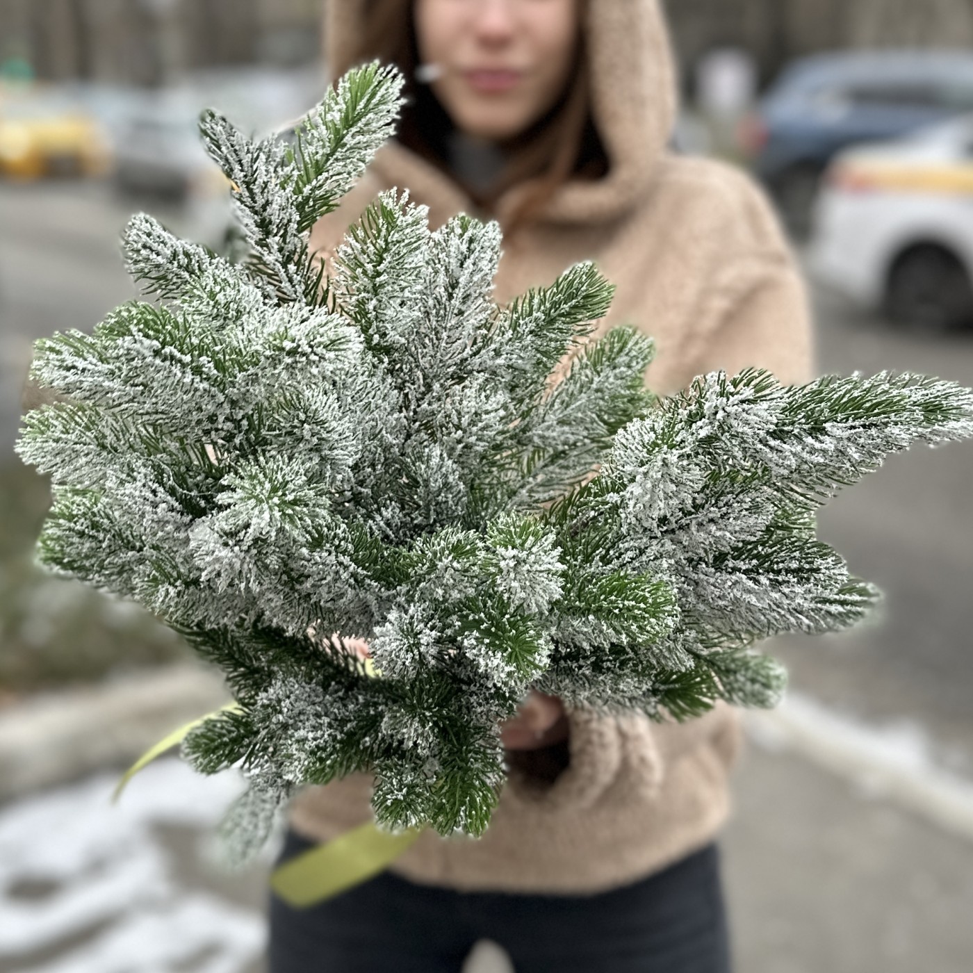 Ветки еловые искуственные со снегом