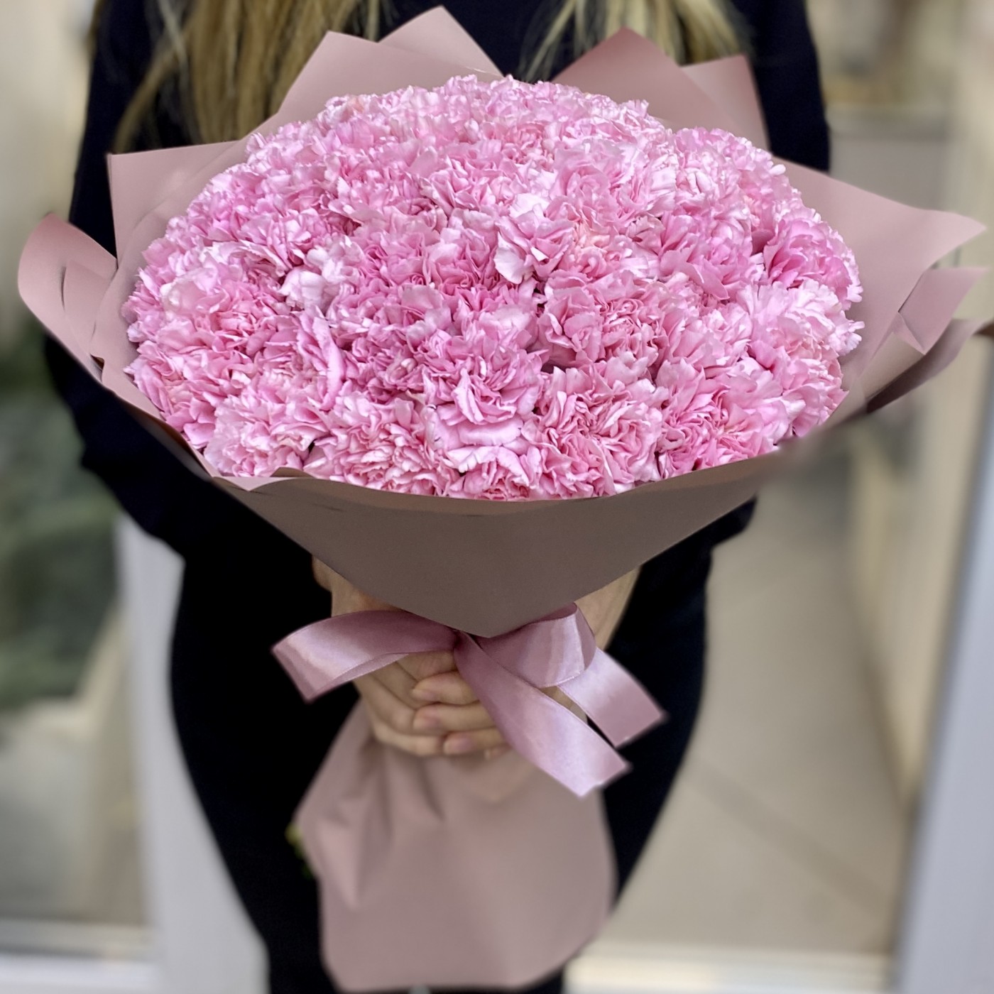 51 розовая гвоздика