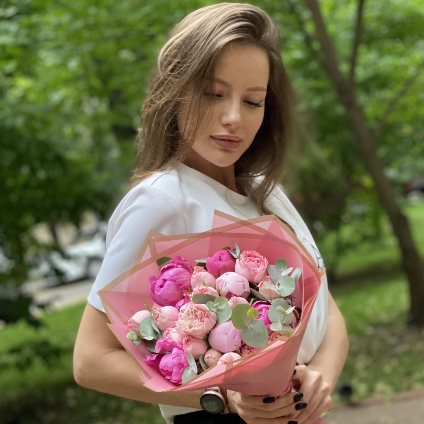 Букет с пионами Полдень в саду