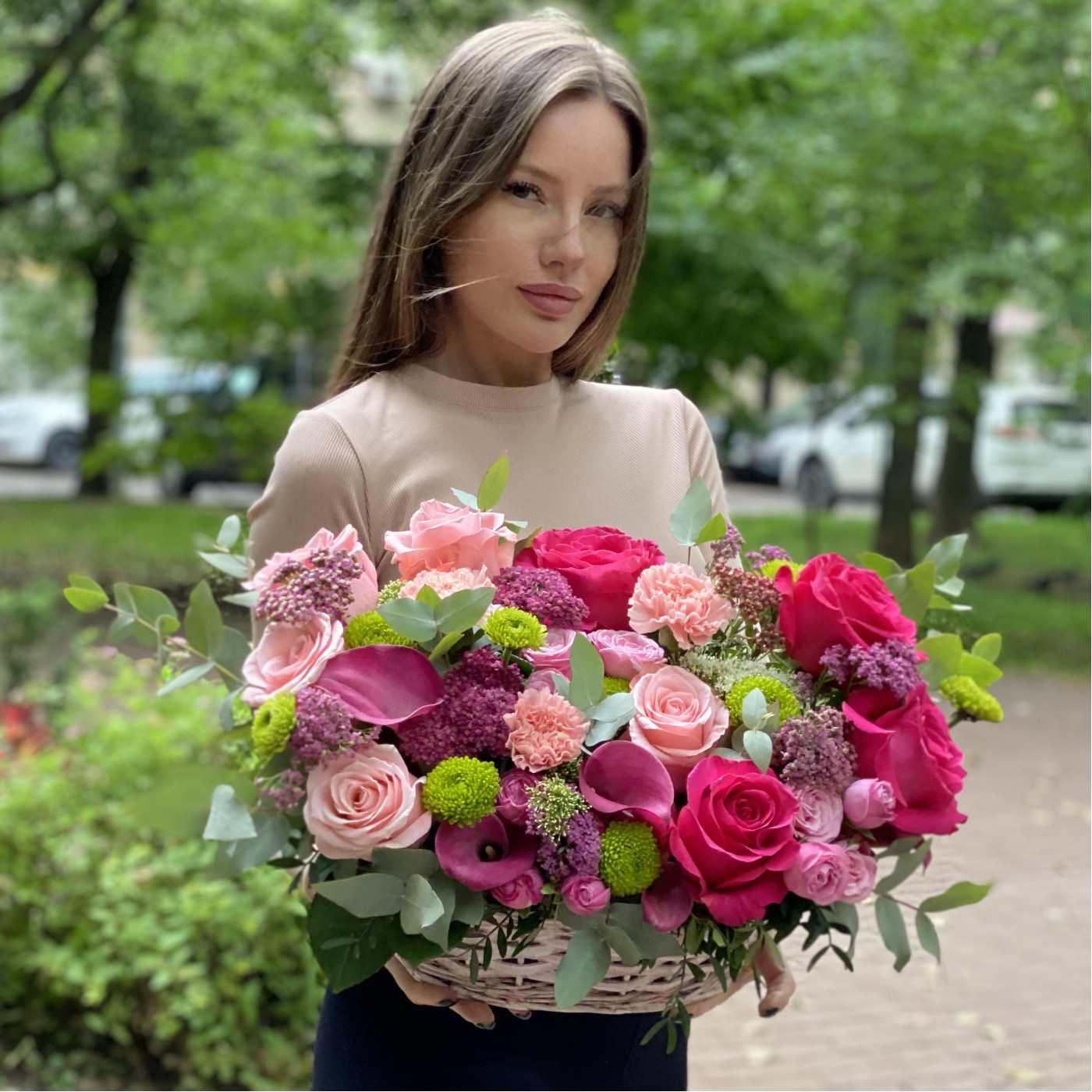 Композиция Фламенко с каллами и розами
