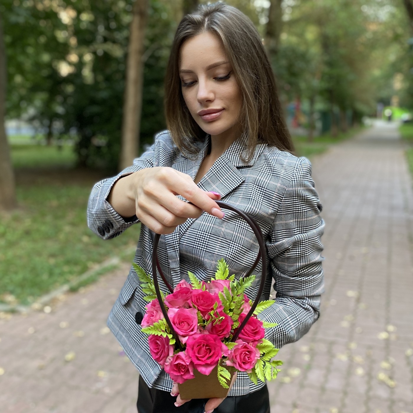 Кустовая роза Рупски в сумочке