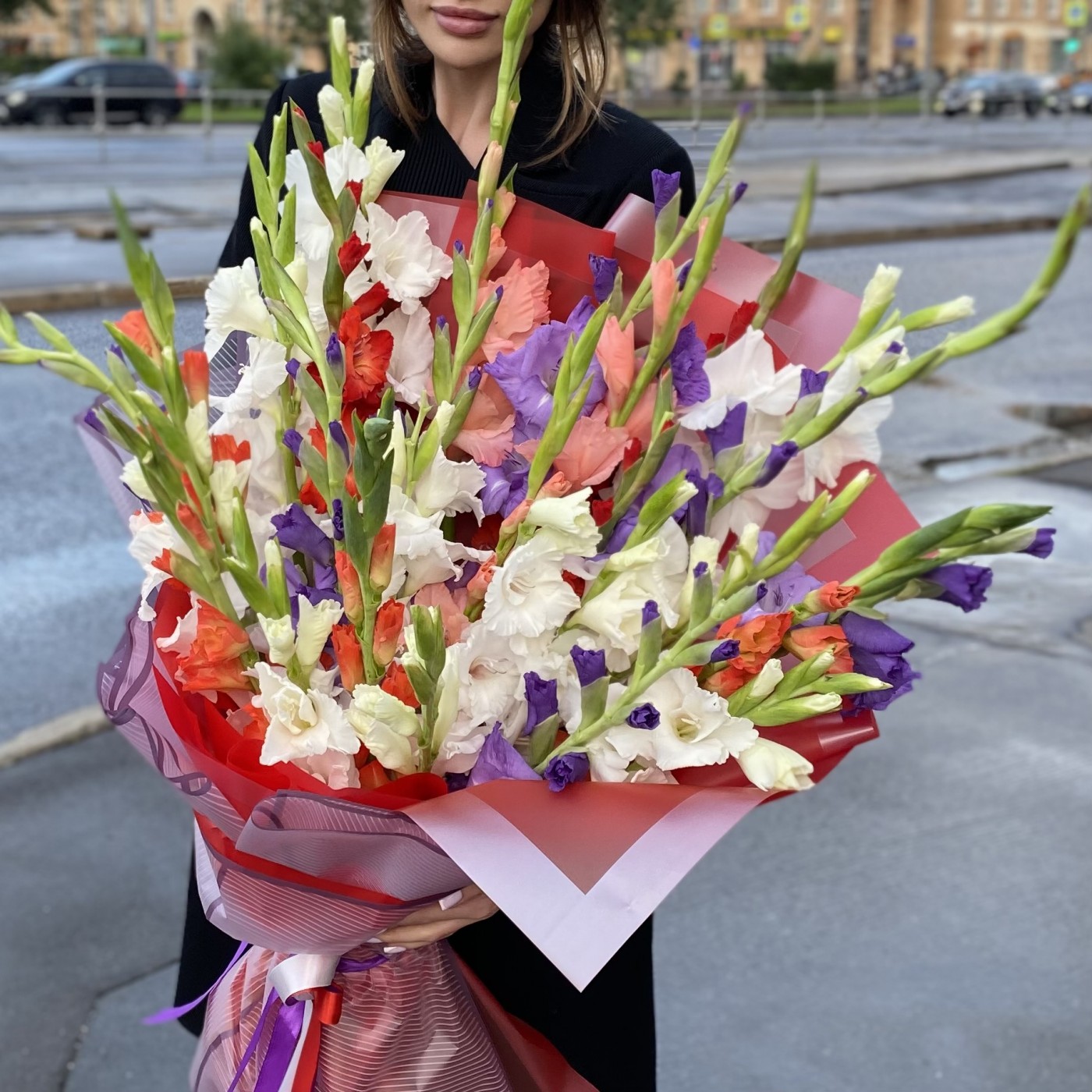 25 гладиолусов яркий микс