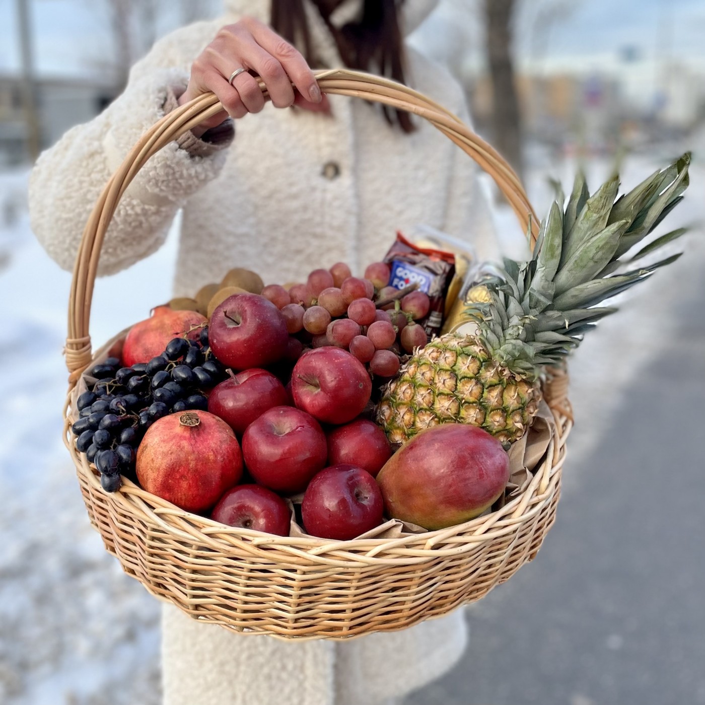 Большая мужская фруктовая корзина
