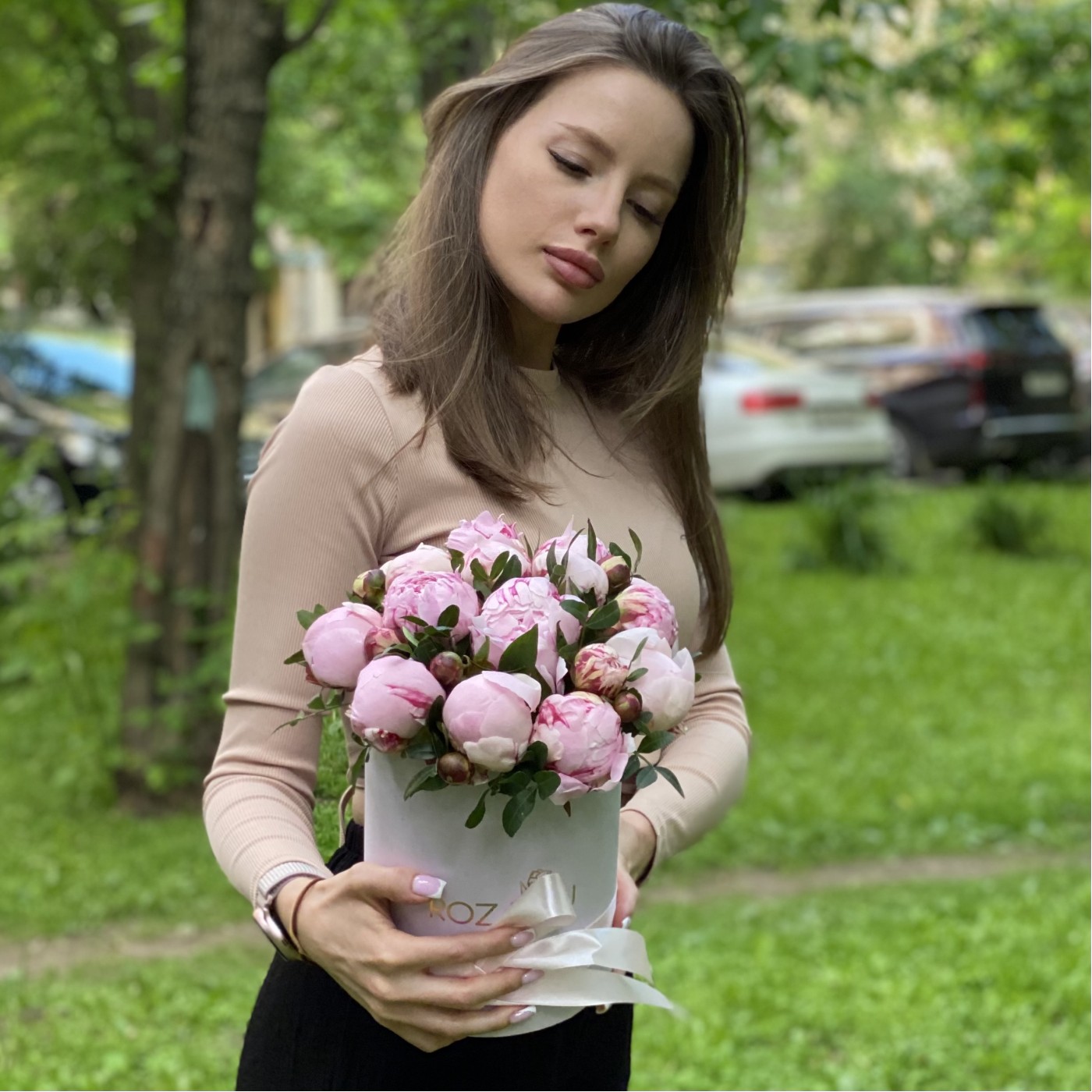 Коробка с пионами Сара Бернар