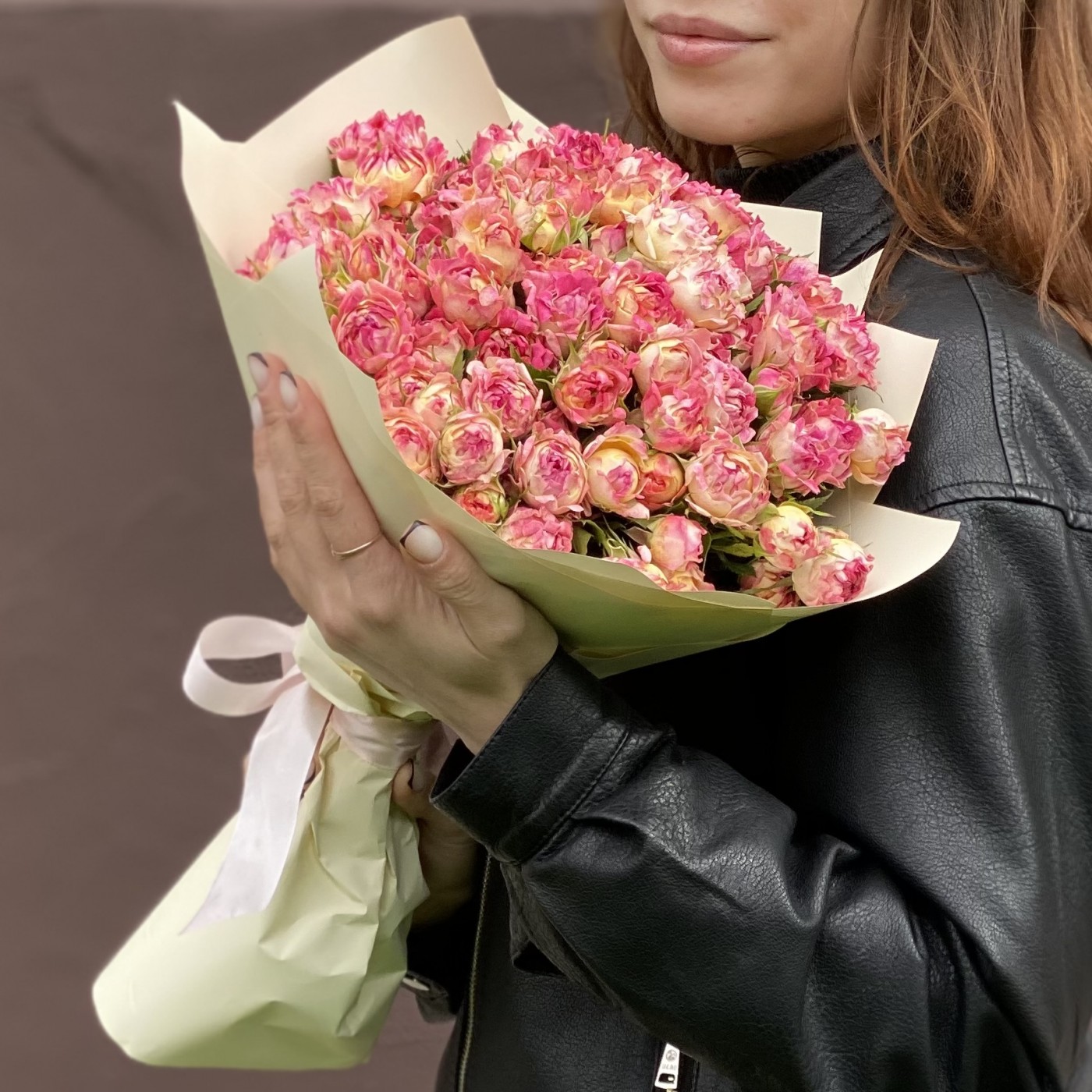 25 кустовых роз Лотус 40см