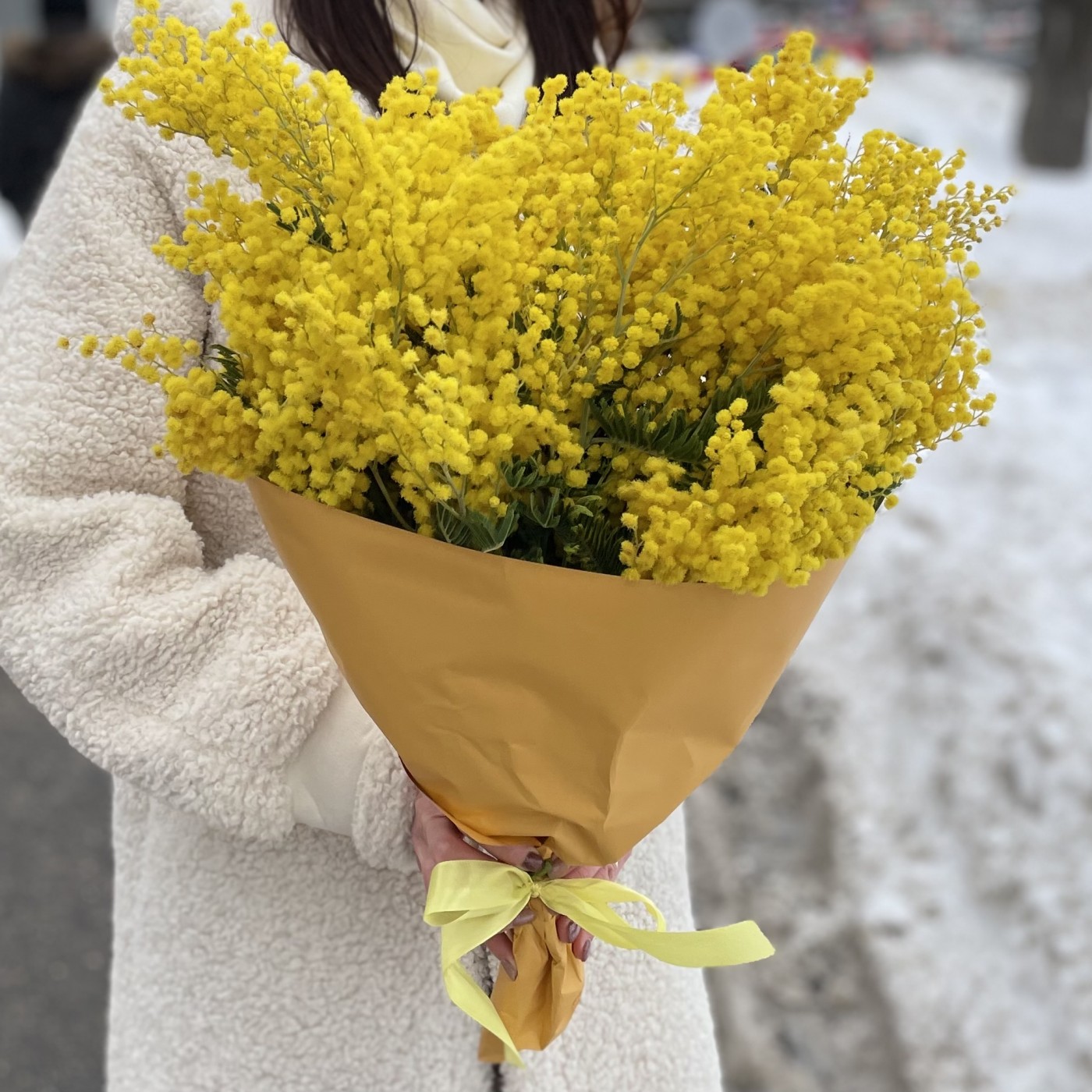 Букет из  ароматной мимозы 500г