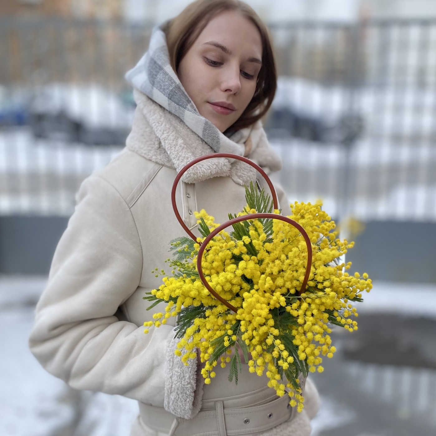 Мини композиция из мимозы