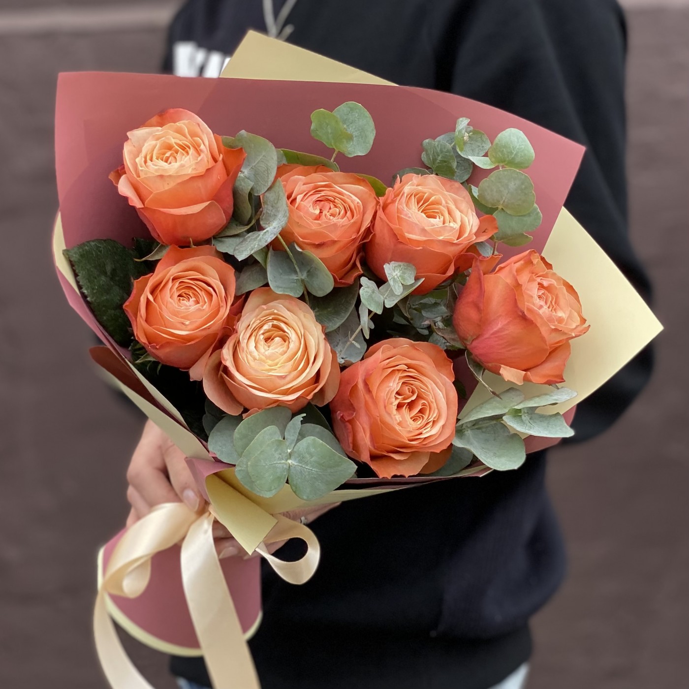 7 пионовидных роз Кахала