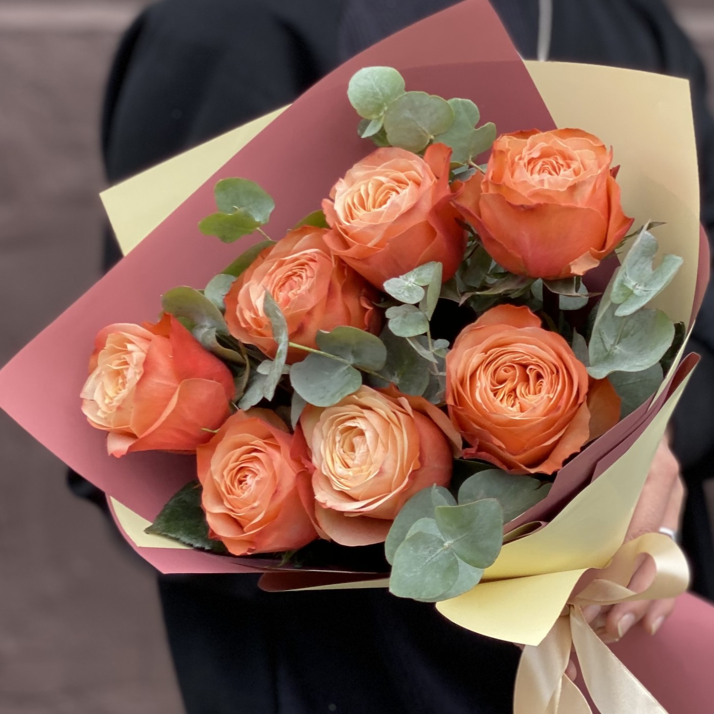 7 пионовидных роз Кахала