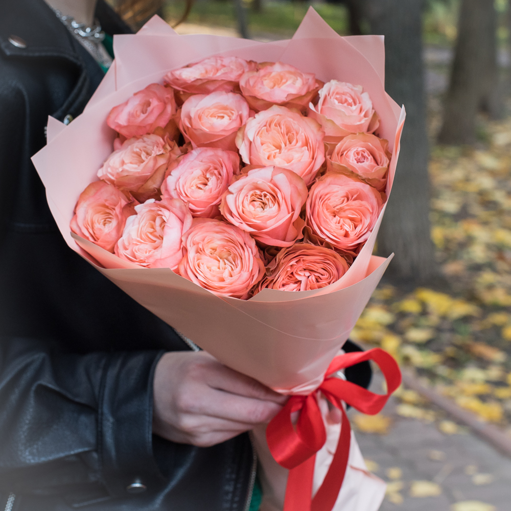 15 пионовидных роз Кахала