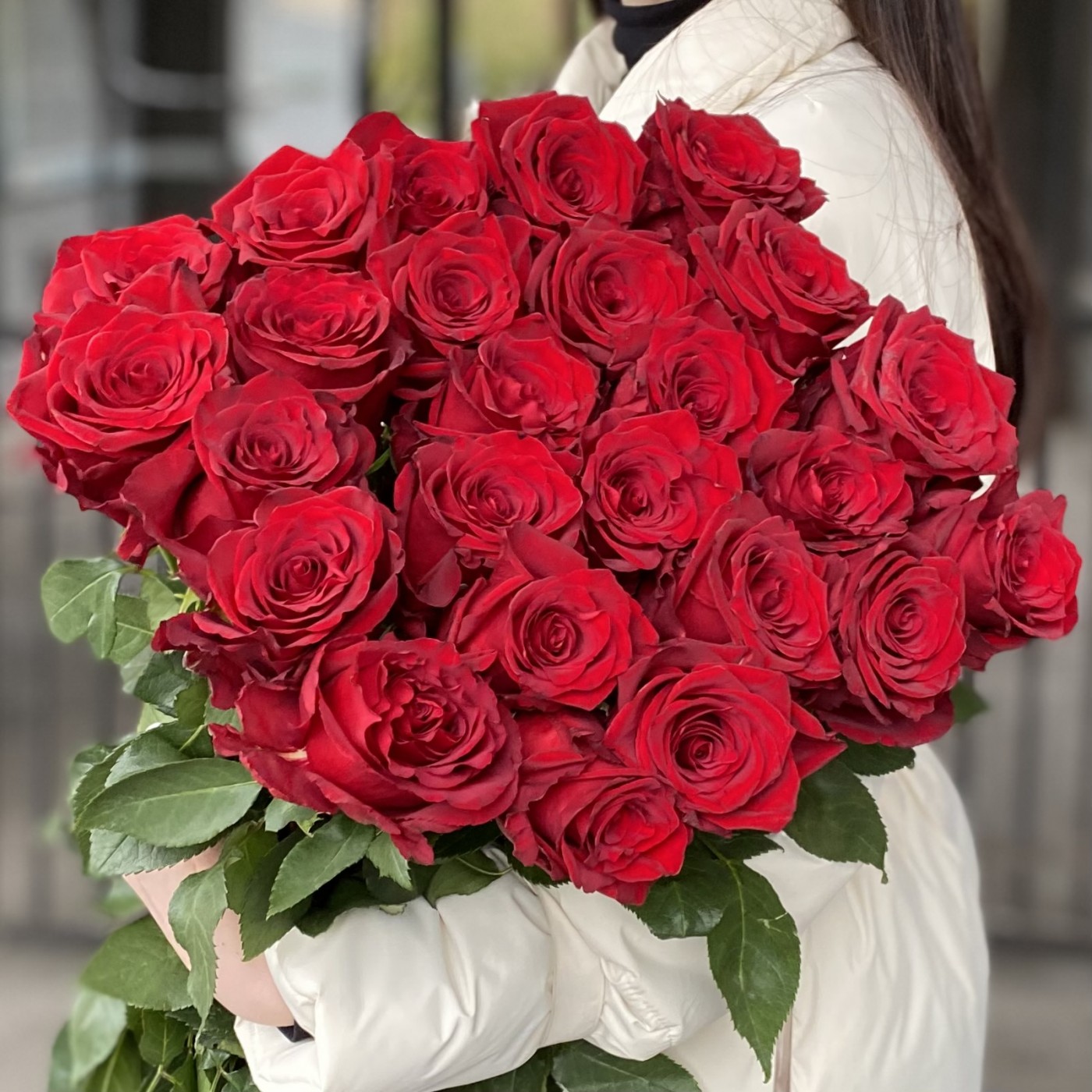 25 красных роз 100 см