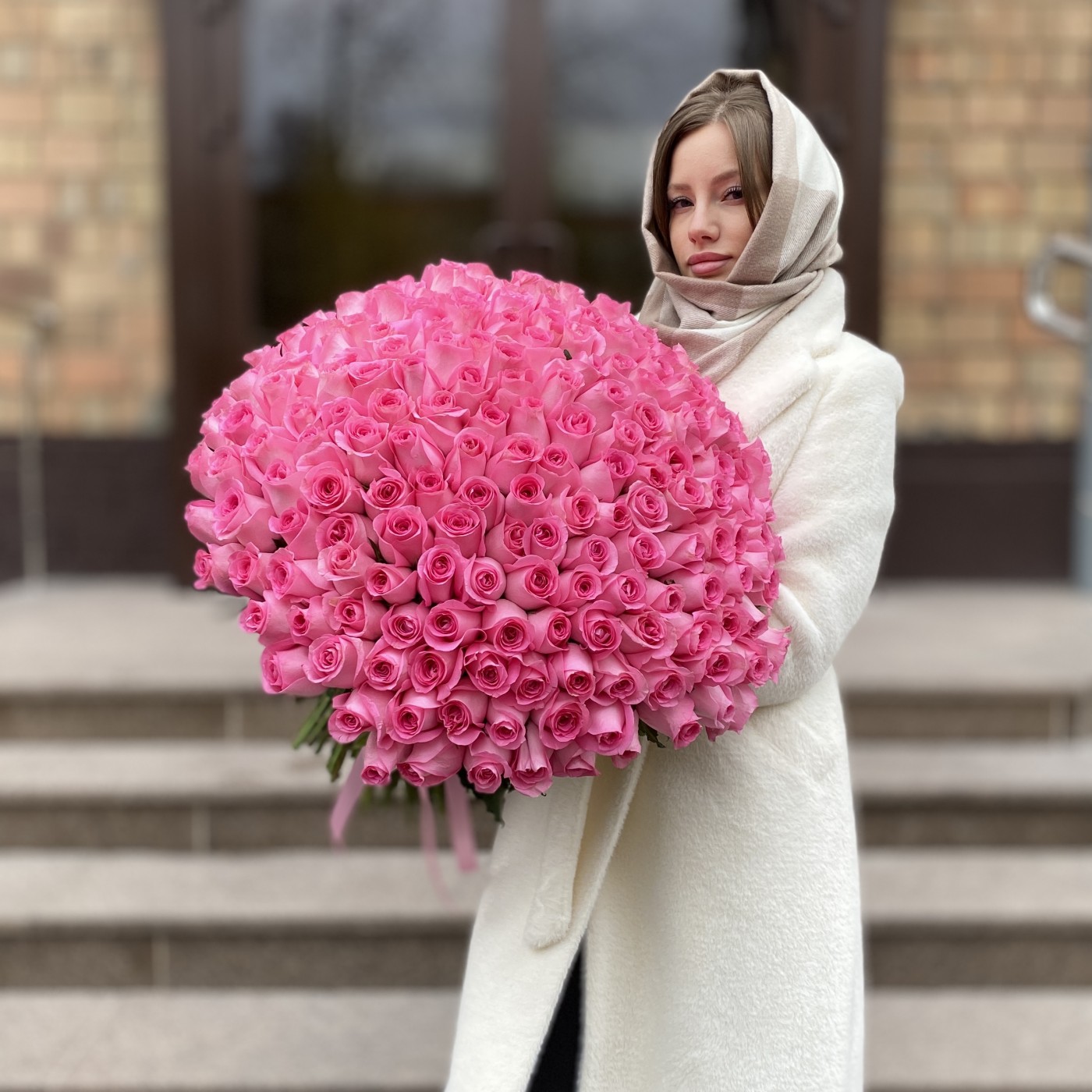 201 розовая роза Ревиваль 60см