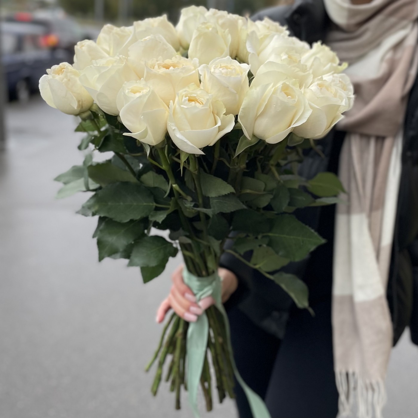 Пионовидная роза Инносент