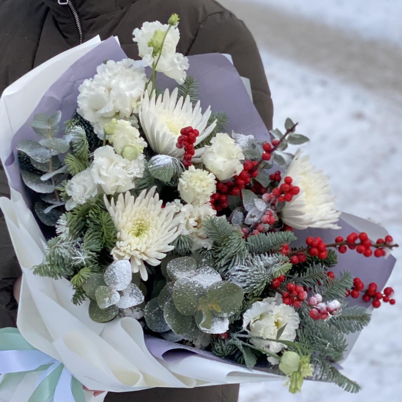 Новогодний букет Снегирь