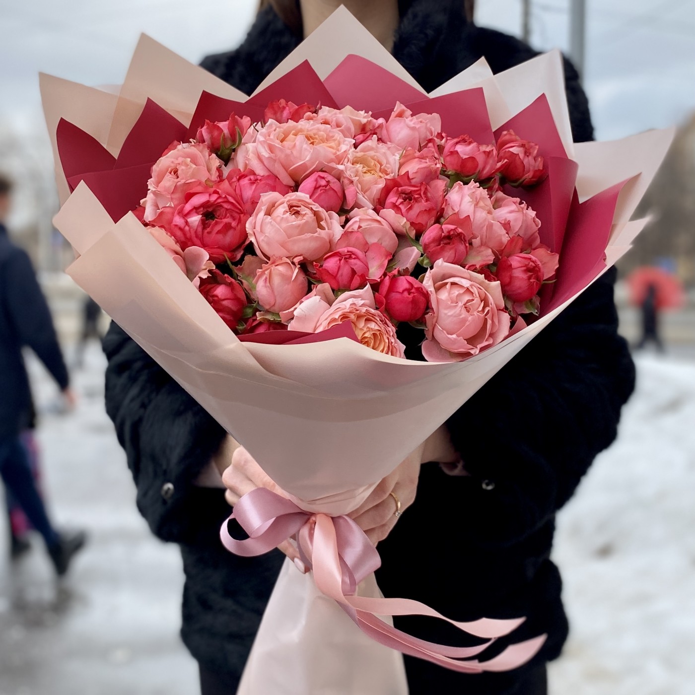 Микс из пионовидных роз Джульетта