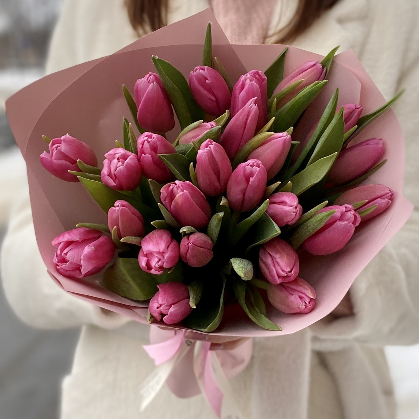 25 розовых тюльпанов