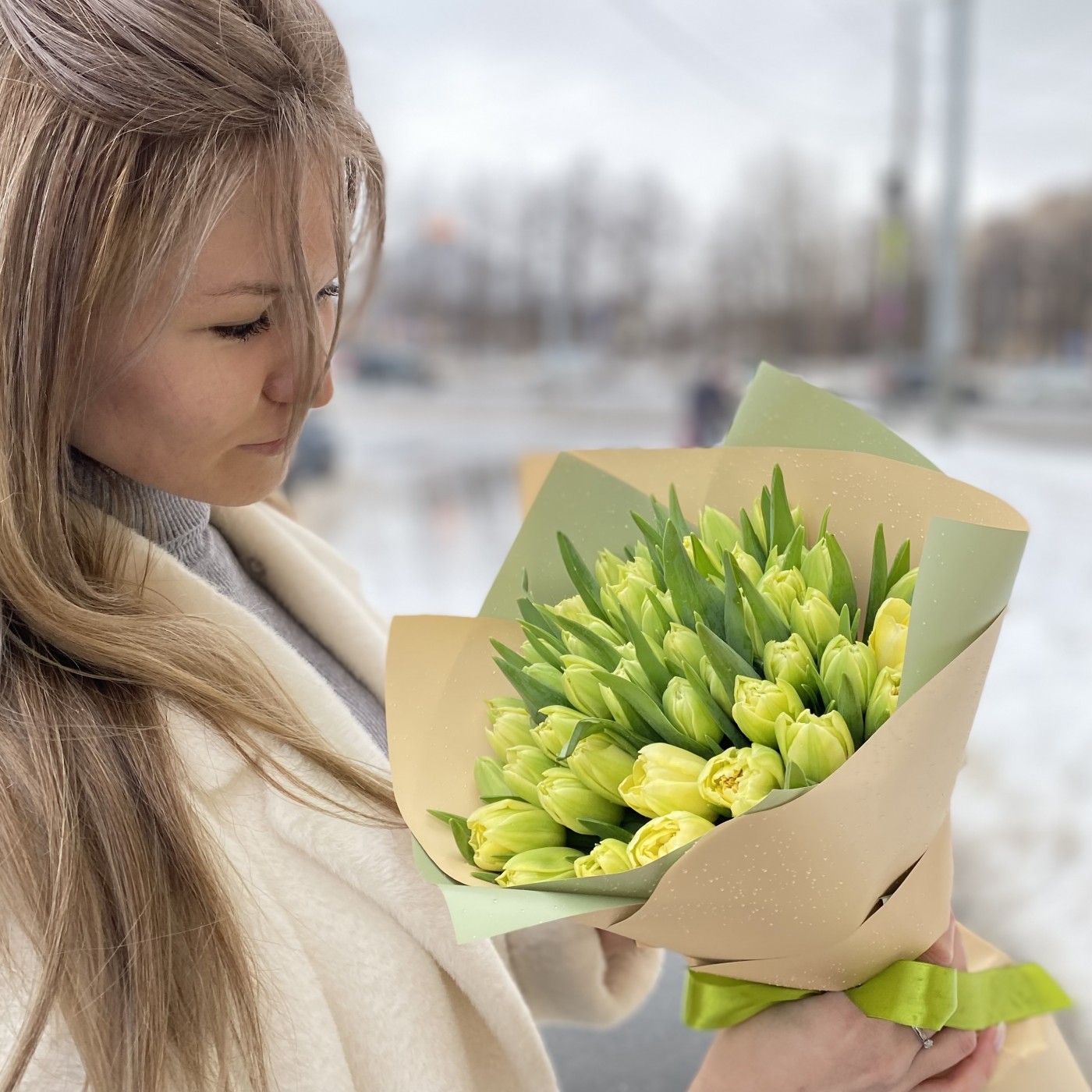 51 пионовидный кремовый тюльпан